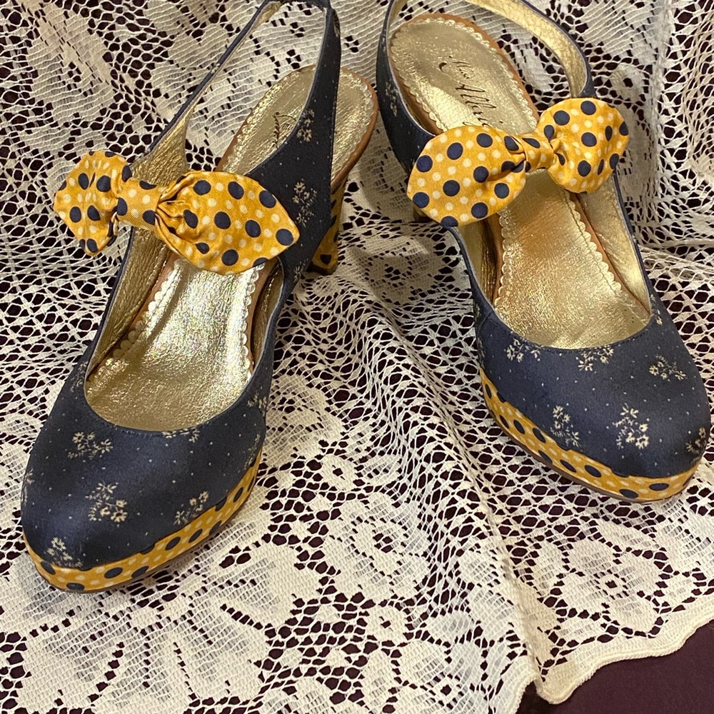 Anthropologie Slingback Heels - Navy Print and Yellow Polka Dot - Picture 5 of 9